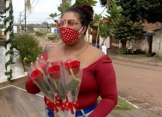 Após cancelamento do réveillon, vendedores ambulantes de Palmas trabalham mais para não deixar de lucrar: ‘Se parar é pior’