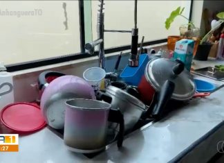 Moradores de quadras em Palmas usam água da chuva após 4 dias de desabastecimento: ‘um sufoco’