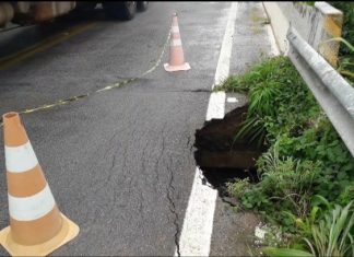 VÍDEO: Cratera avança por cabeceira de ponte e moradores temem acidentes na TO-050