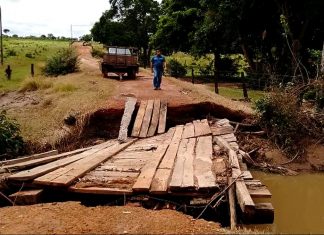 Famílias ficam isoladas em fazenda após enchente destruir ponte e danificar estrada em Talismã