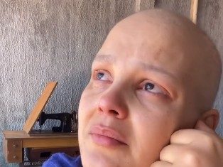 Mulher que luta contra câncer comove padre Fábio de Mello ao postar vídeo chorando e cantando após morte de amiga pela mesma doença