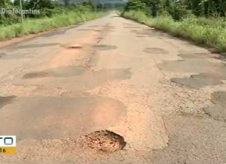 Rodovia esburacada no norte do Tocantins vira colcha de retalhos após anos de reparos