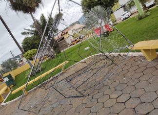 Decoração de Natal é alvo de vandalismo em praça de Paraíso do Tocantins