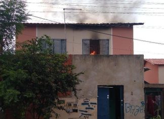 Quarto de sobrado fica destruído após pegar fogo em Palmas