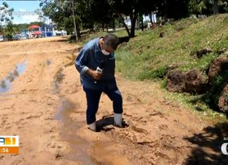 Areia da praia da Graciosa vira atoleiro em Palmas; veja o vídeo