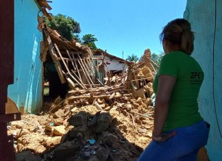 Famílias lamentam ter tido casas destruídas por alagamentos e ficam sem lugar para morar: ‘Muito difícil’