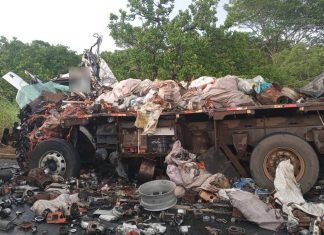 Batida entre caminhões deixa um morto e dois feridos na BR-153
