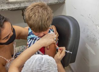 Ações de vacinação contra Covid em escolas começam nesta quinta-feira (3) em Palmas
