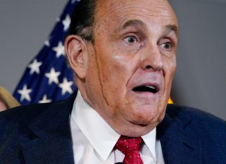 ‘The masked singer’ dos EUA leva Rudy Giuliani, ex-advogado de Trump, e jurados saem em protesto