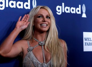 Britney Spears fecha acordo recordista para publicação de livro de memórias