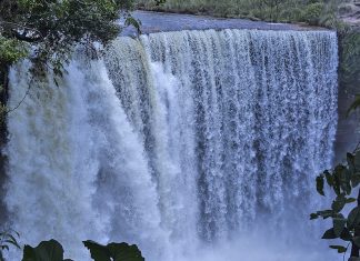 Ponte que dá acesso à cachoeira turística no Jalapão passa por reparos após ser danificada por chuvas