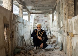 Fernando Catatau vai do amor ao horror no arco autoral do primeiro álbum solo