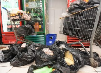 Fiscalização apreende produtos vencidos e 170 kg de carne em supermercado no sul de Palmas
