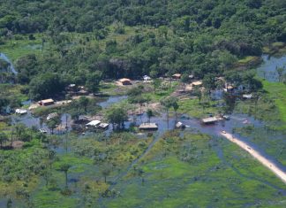 Governador em exercício sobrevoa Lagoa da Confusão e mostra aldeias indígenas alagadas