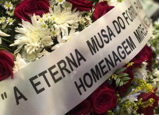 Corpo de Paulinha Abelha será velado em Simão Dias, cidade natal da cantora