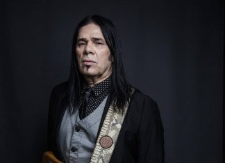 Pepeu Gomes, herói da guitarra tropicalista brasileira, festeja 70 anos em show inédito com Baby do Brasil