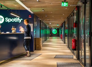 Após saída de Neil Young e Joni Mitchell, artistas menores dizem que Spotify é ‘mal necessário’