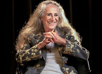 Maria Bethânia tem trajetória artística documentada no filme ‘Maria – Ninguém sabe quem sou eu’