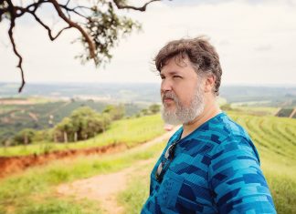 Pianista e compositor Clayton Prósperi ancora sons e versos no mar de poesia do álbum ‘Cativo’