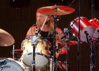 Taylor Hawkins, baterista do Foo Figehters, morre aos 50 anos