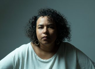 Elisa Fernandes protesta com ‘Eu vou te aborrecer’, single de EP com música inédita de Monarco