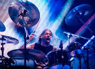 Lollapalooza cancela show do Foo Fighters após morte do baterista Taylor Hawkins