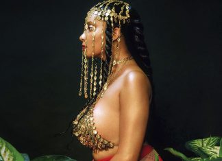 MC Tha defende funk e tambores da umbanda no Lollapalooza