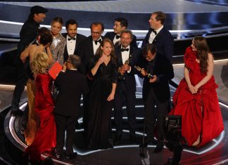 ‘No ritmo do coração’ ganha o Oscar de melhor filme e categoria vai para plataforma de streaming pela 1ª vez