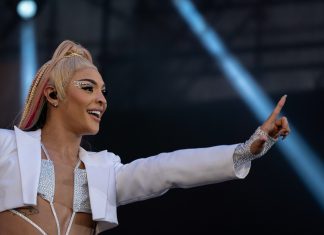 Bolsonaro, Putin e título eleitoral: as manifestações políticas no Lollapalooza 2022