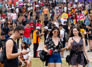 Máscaras no Lollapalooza não serão mais obrigatórias, mas festival recomenda uso