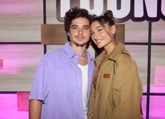 Sasha fala sobre clique reproduzindo pose icônica de Xuxa em capa de disco e diz que mãe ficou emocionada