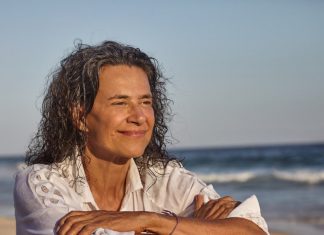 Simone reacende a chama em ‘Da gente’, álbum regido pela força do desejo