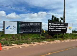 Dona de loteamento e prefeitura usam outdoors para DR sobre infraestrutura de bairro