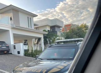 Polícia Federal cumpre mandados em condomínio de luxo em Palmas