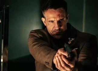 Kevin Lee, o ator britânico que interpreta os vilões nos filmes de propaganda da China