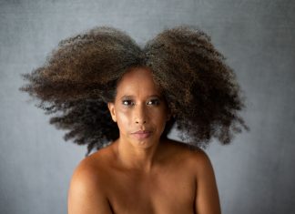 Manuela Rodrigues dá ‘Grito’ em EP que a repõe em movimento na música após paralisia facial