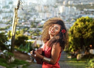 Pâmela Amaro lança álbum em que põe ‘Samba às avessas’ na roda