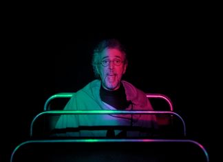 Vitor Ramil conjuga acertos ao ‘seguir erros’ e correr riscos no curso de ‘Avenida Angélica’