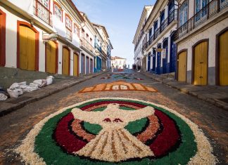 Tapetes de Corpus Christi: veja fotos das celebrações pelo Brasil e entenda a tradição
