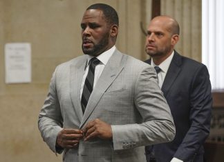 R. Kelly é sentenciado a 30 anos de prisão por crimes sexuais