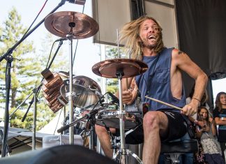 Foo Fighters anuncia shows em tributo a Taylor Hawkins
