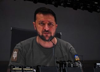 Zelensky, presidente da Ucrânia, faz apelo no festival de música de Glastonbury por apoio ao país