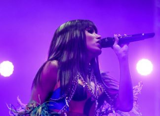 Anitta, Larissa Manoela e mais famosas que já revelaram ter endometriose