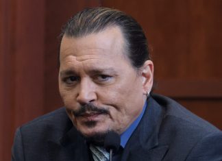 Johnny Depp faz acordo em caso de agressão com socos a integrante da equipe de ‘City of Lies’