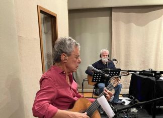 Chico Buarque começa a ensaiar, no Rio, o show com que percorrerá o Brasil a partir de setembro