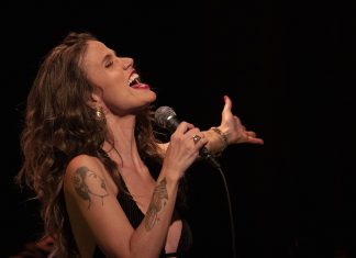 Ana Cañas persegue as emoções reais de Belchior em gravação com adesões de Ney Matogrosso e Rael