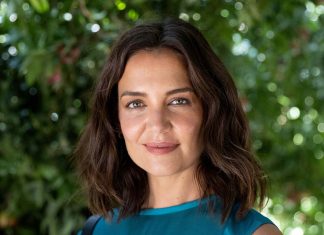‘Muito satisfatório’, diz Katie Holmes sobre escrever, dirigir e atuar em novo filme