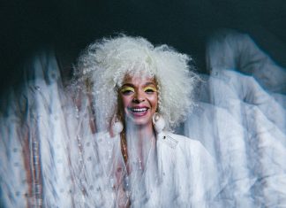 Anelis Assumpção põe os temperos de Céu, Joysara, Luedji Luna, Mahmundi e Maíra Freitas no álbum ‘Sal’