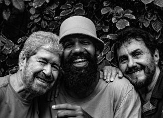 Antônio Carlos & Jocafi se afinam com Russo Passapusso na cadência bonita do samba ‘Mirê Mirê’