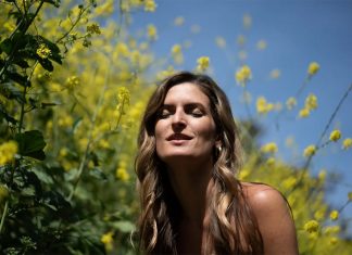 Daniela Soledade ecoa bossas em ‘Pretty world’, álbum com samba inédito do avô, Paulo Soledade
